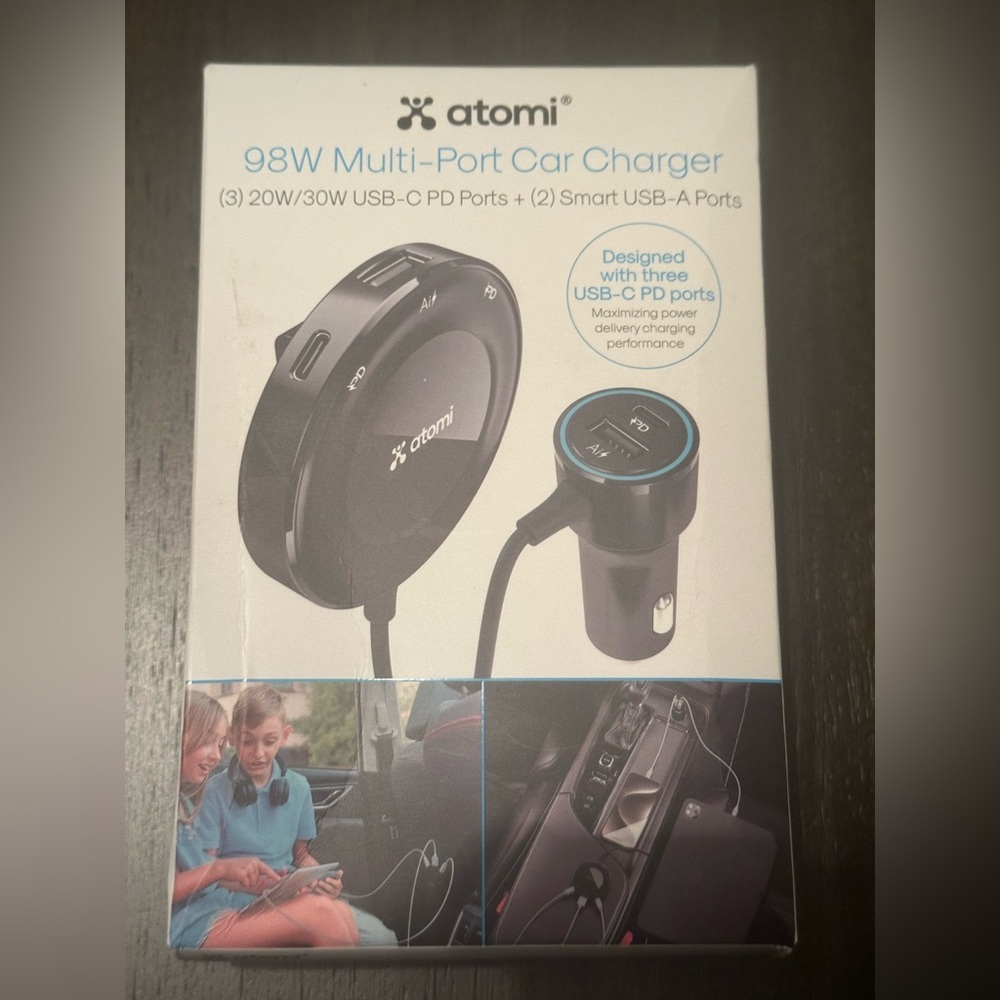 Atomi multiport car charger